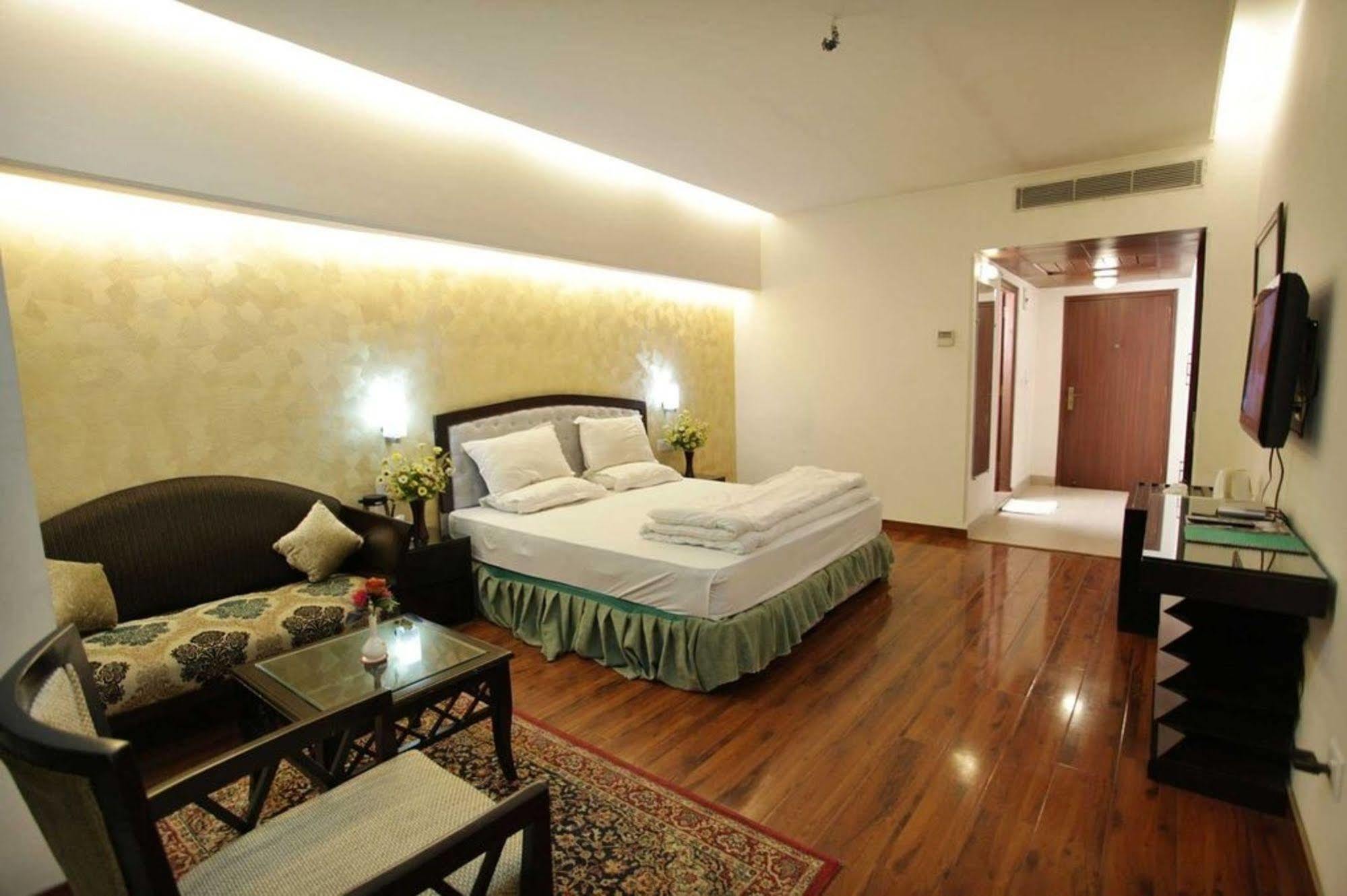 Grand Mumtaz Towers 3* Srinagar (Jammu and Kashmir)