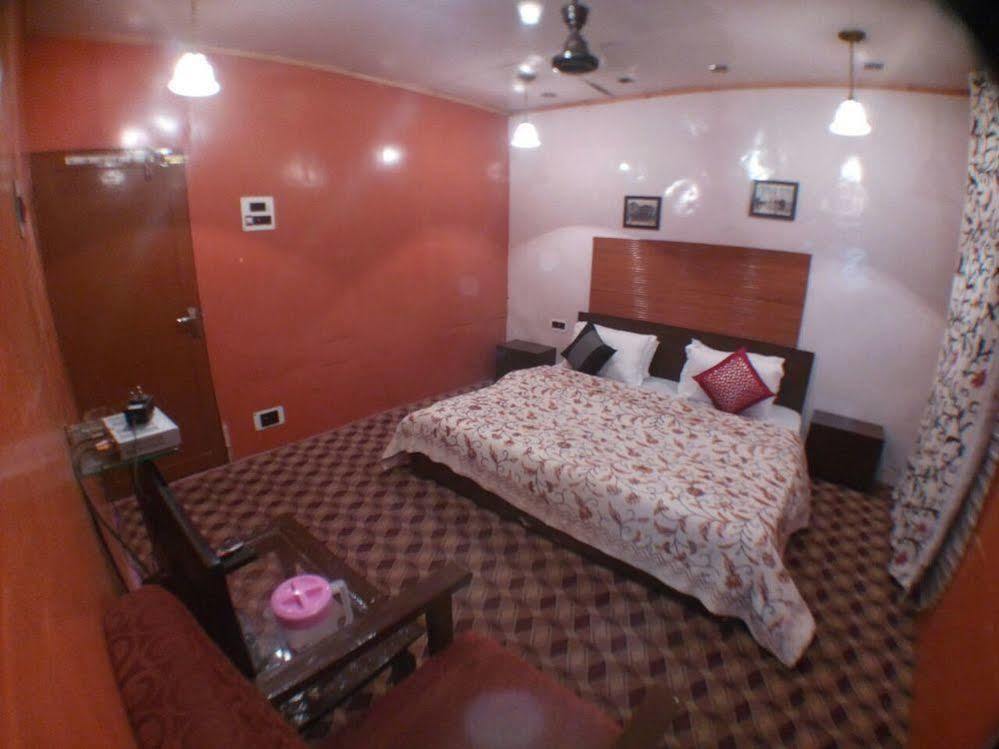 Dal View Hotel Srinagar (Jammu and Kashmir)