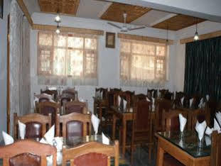 Akbar Hotel 2*