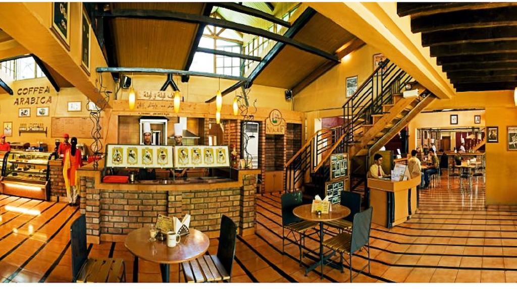 Hotel Broadway Srinagar (Jammu and Kashmir)