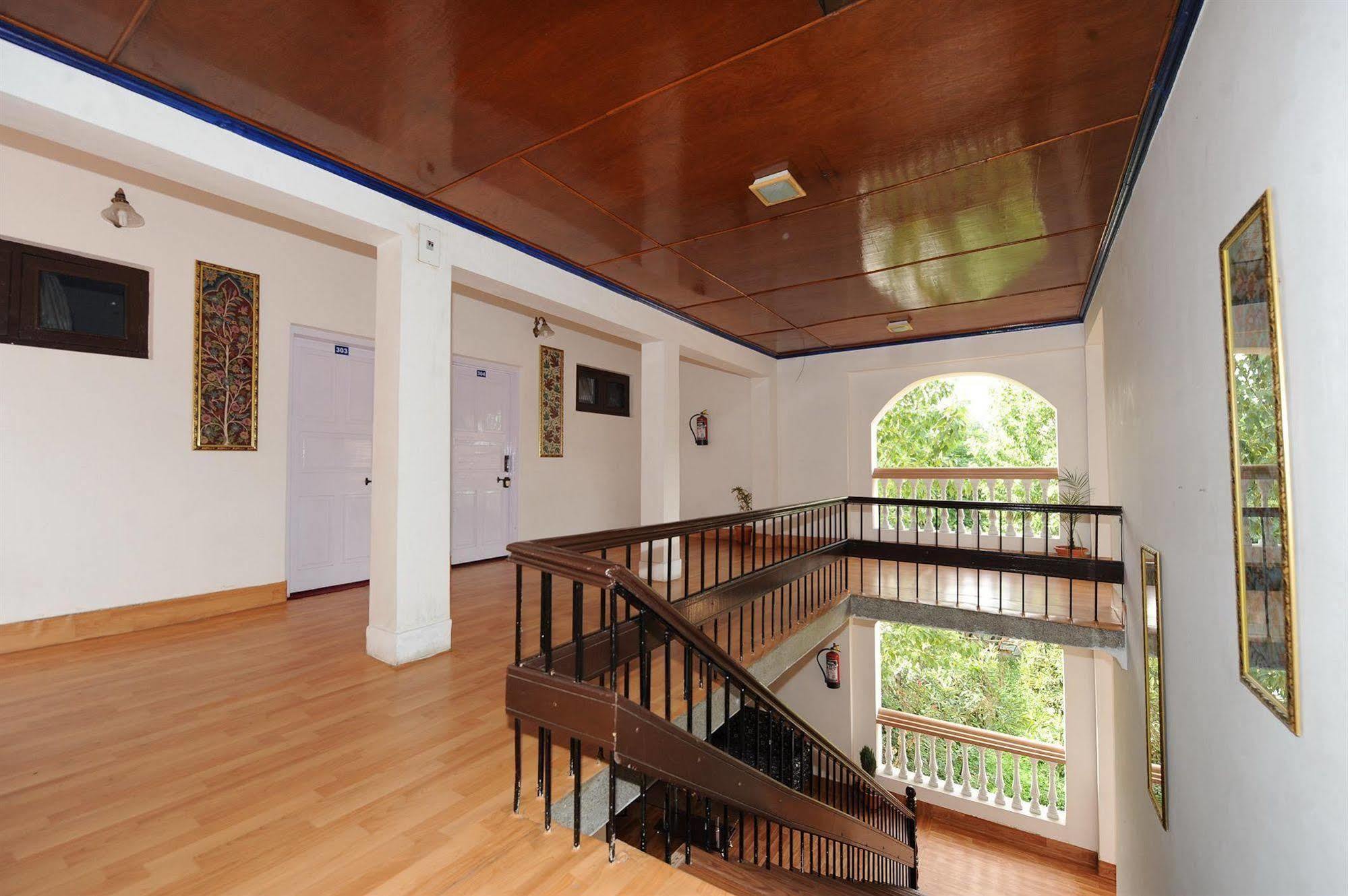 Ibni Kabeer Hotel Srinagar (Jammu and Kashmir)