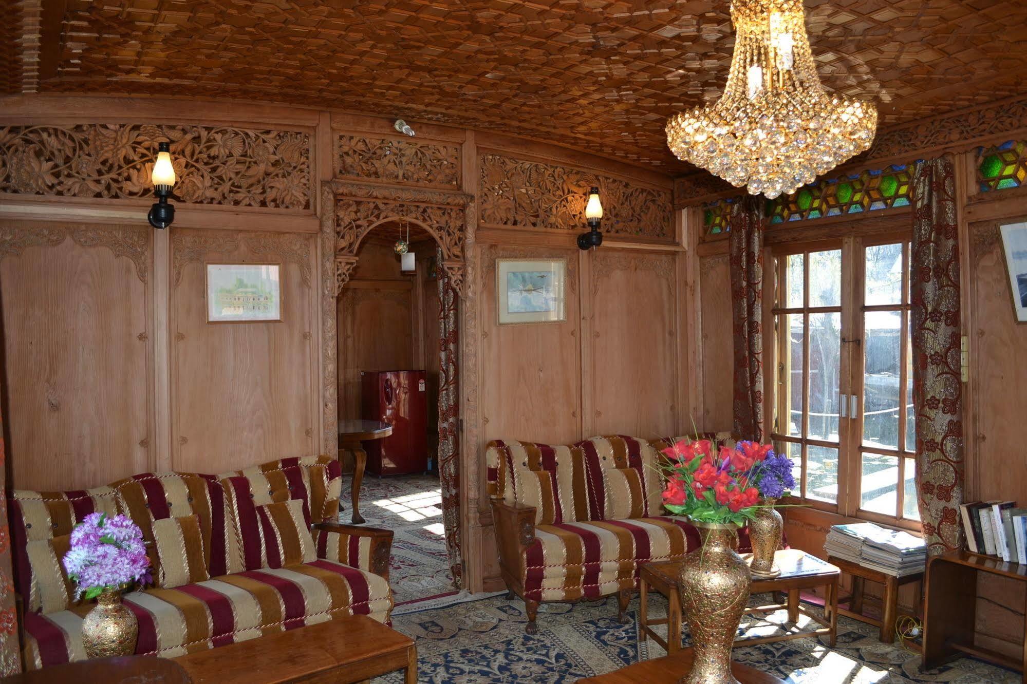 Hotel Peacock Houseboats