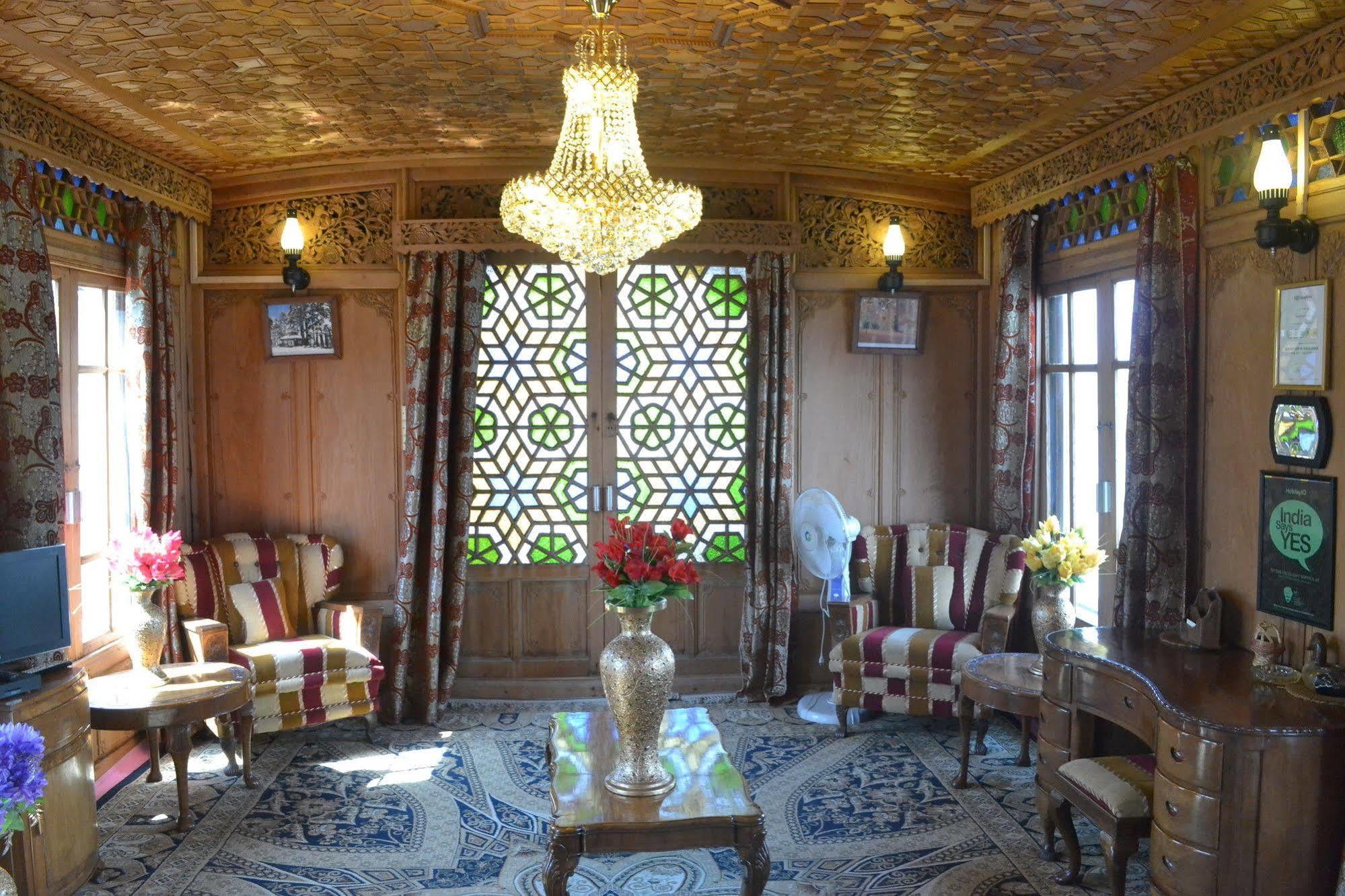 Hotel Peacock Houseboats Srinagar (Jammu and Kashmir)