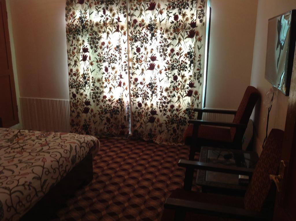 Dal View Hotel Srinagar (Jammu and Kashmir)