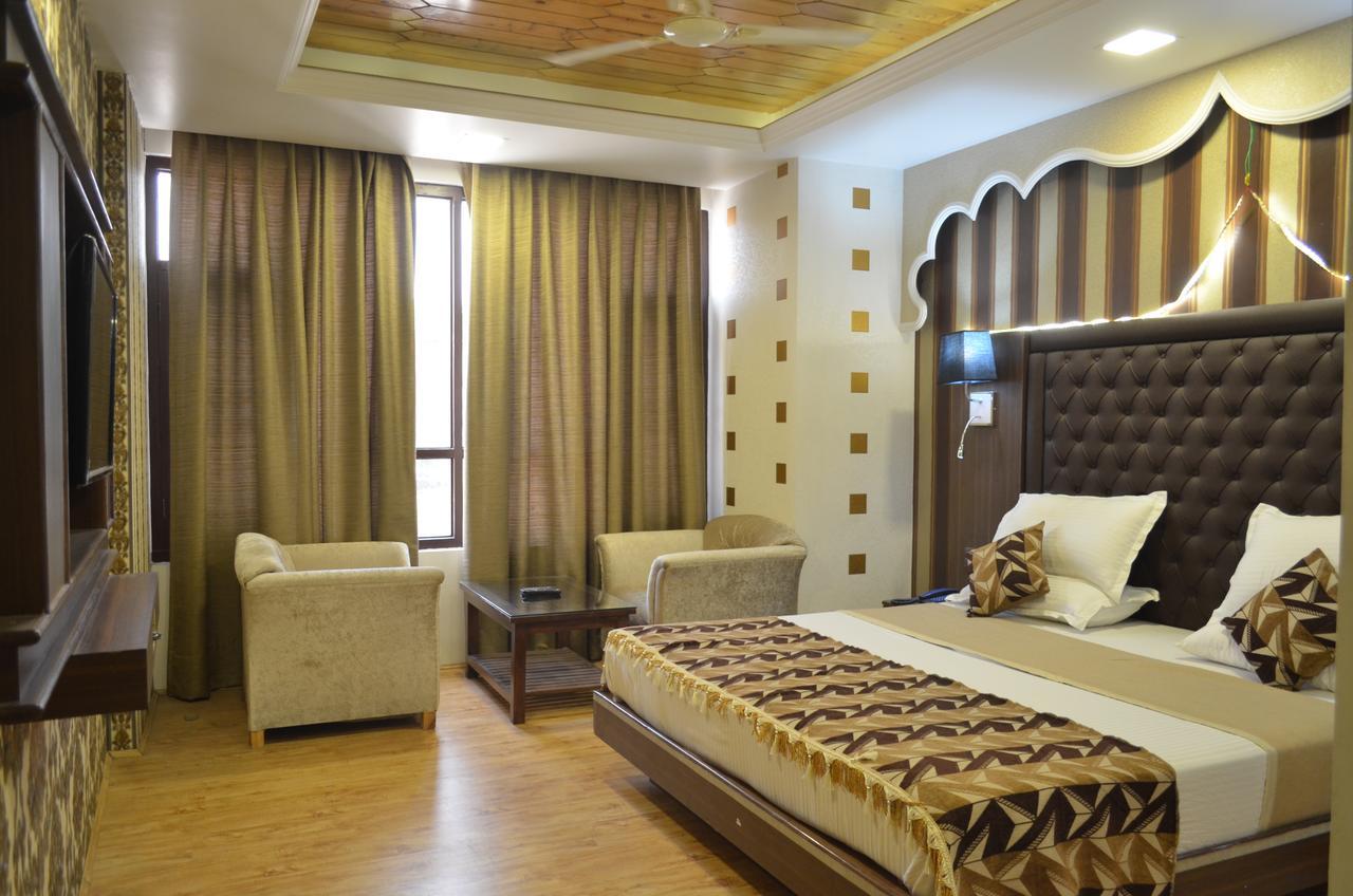 The Valley View Kashmir Hotel 4*
