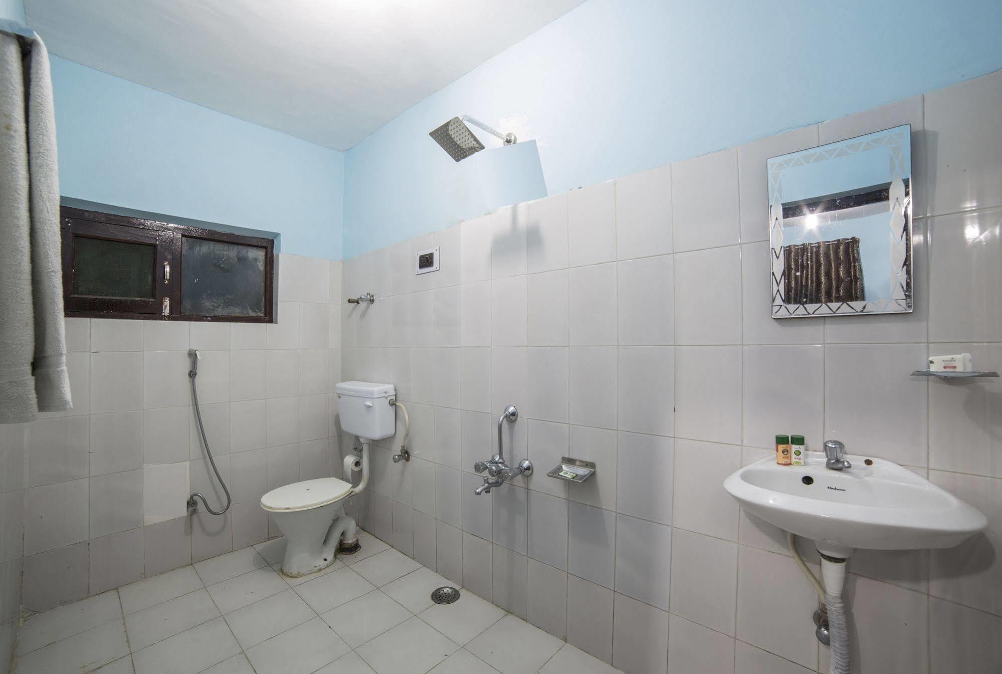 Inn New Srinagar (Jammu and Kashmir)