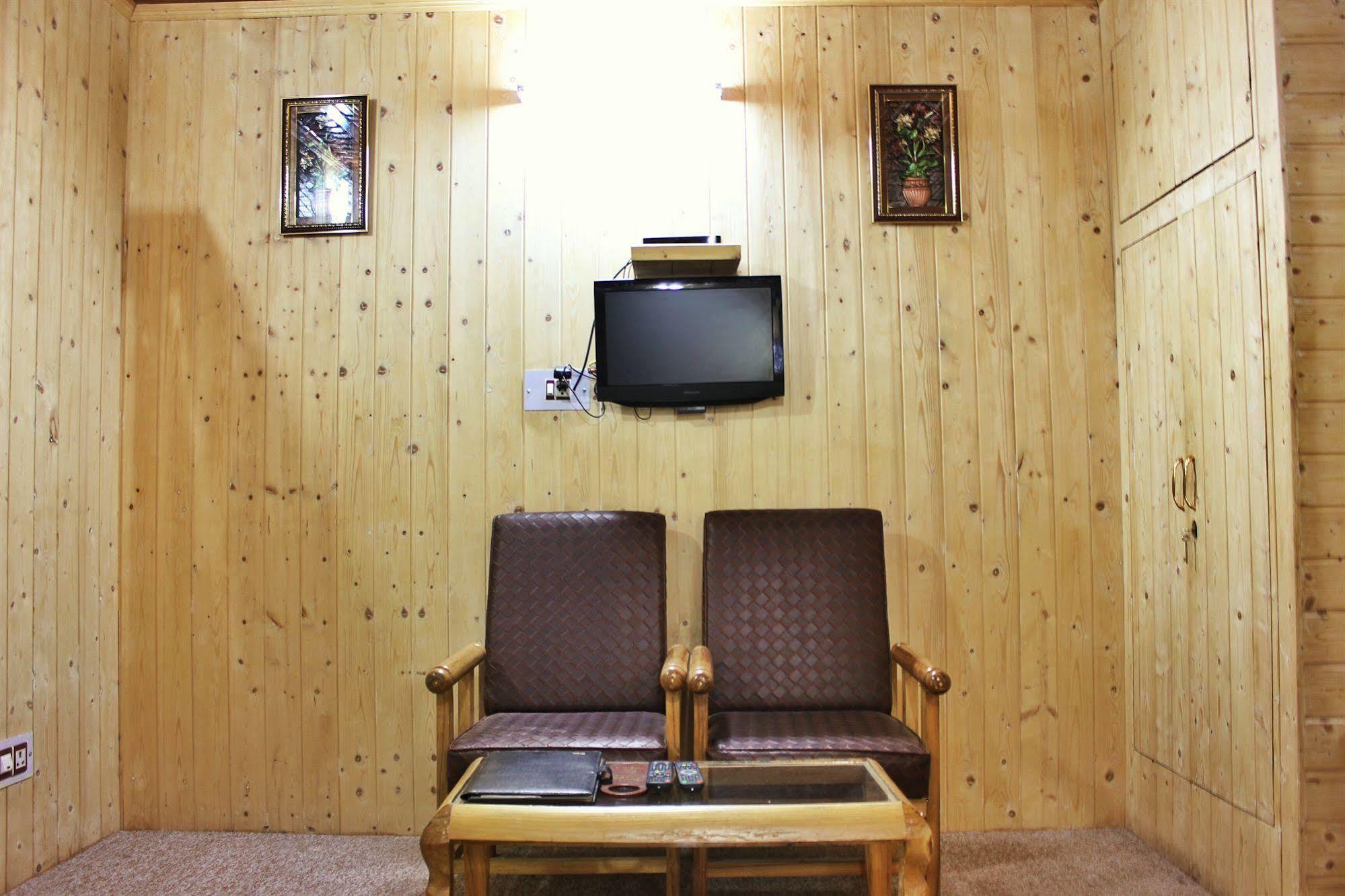 Walisons Hotel Srinagar (Jammu and Kashmir)