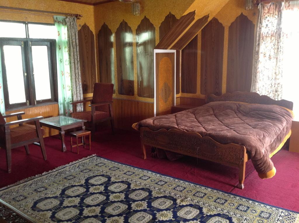 Hotel Dal View Srinagar (Jammu and Kashmir)