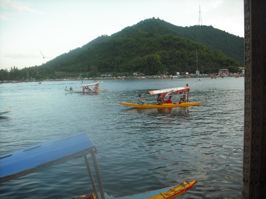 Hotel Dal View Srinagar (Jammu and Kashmir)