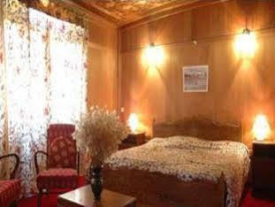 Privilege Houseboats Hotel Srinagar (Jammu and Kashmir)