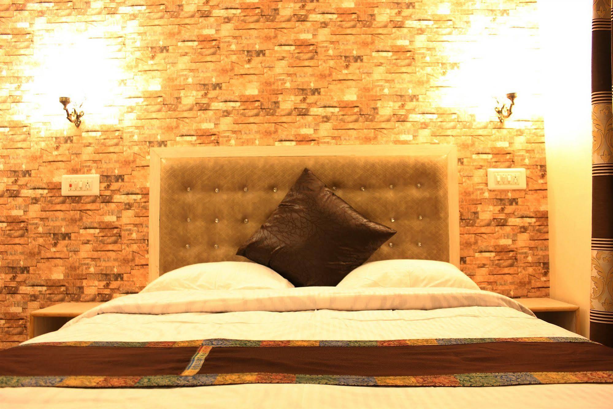 Walisons Hotel