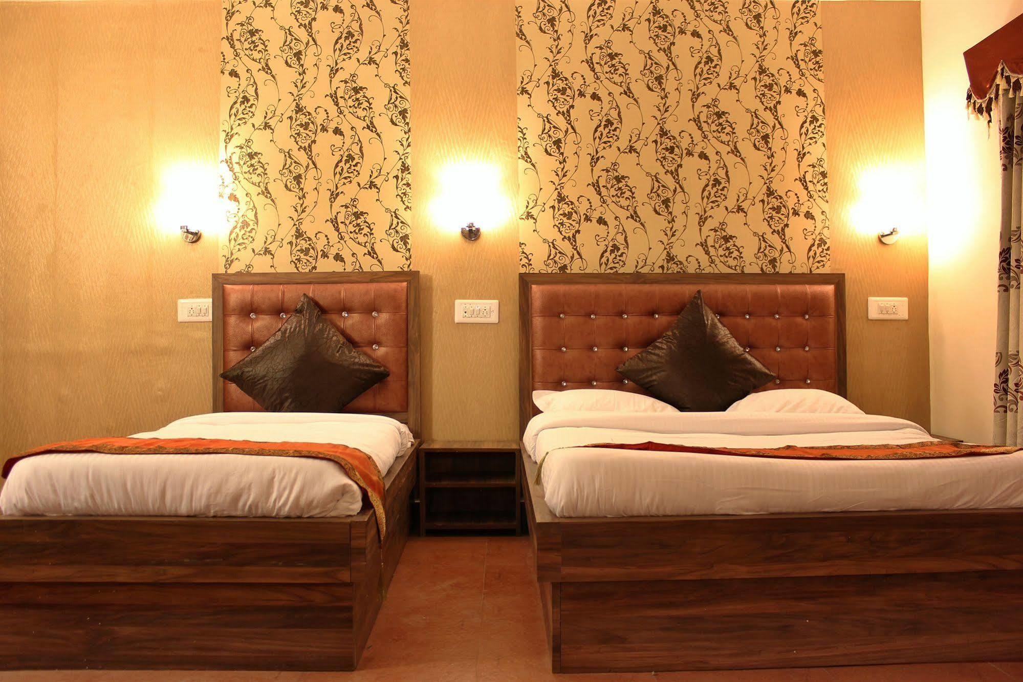Walisons Hotel 2*