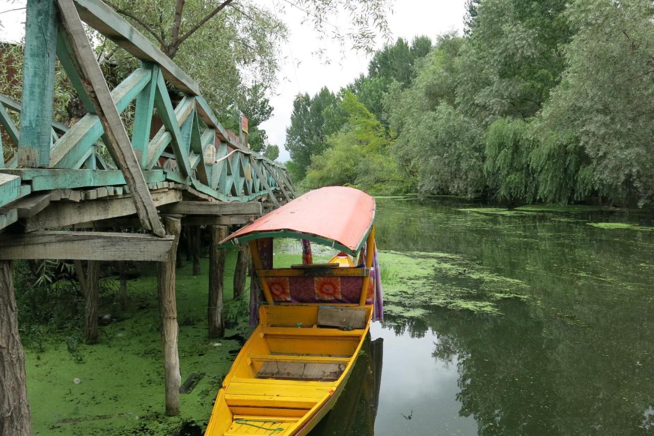Shamus Javed Homestay Srinagar (Jammu and Kashmir)