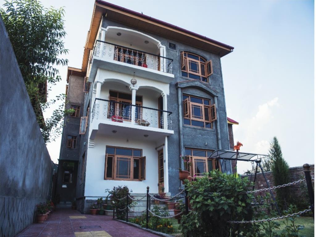 Hospitality Bed & Breakfast Srinagar (Jammu and Kashmir)