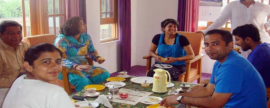 Hospitality Bed & Breakfast Srinagar (Jammu and Kashmir)