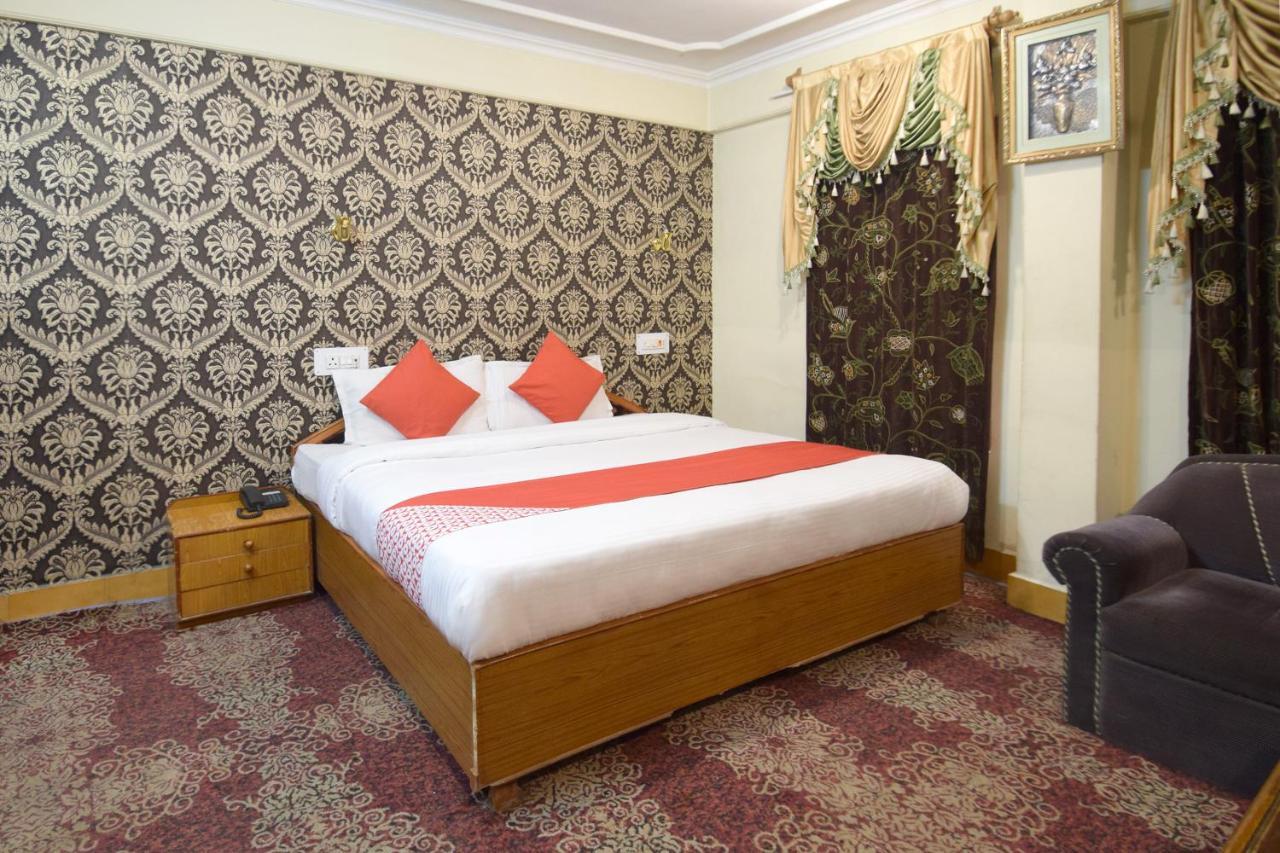 Oyo 4694 Plaza Hotel Srinagar (Jammu and Kashmir)