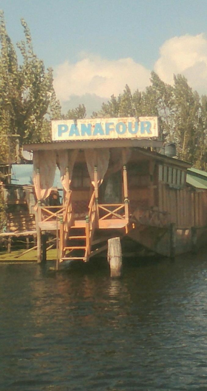 House Boat-pana Four In Kashmir Botel *