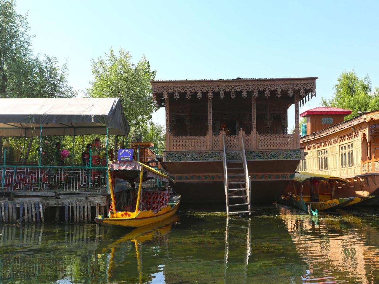 Houseboat Amina Group Hotel Srinagar (Jammu and Kashmir)