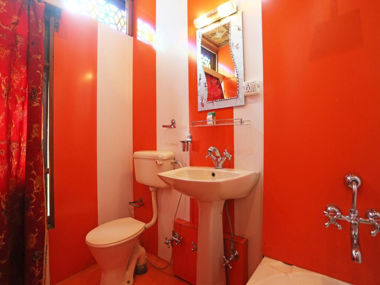 Houseboat Amina Group Hotel