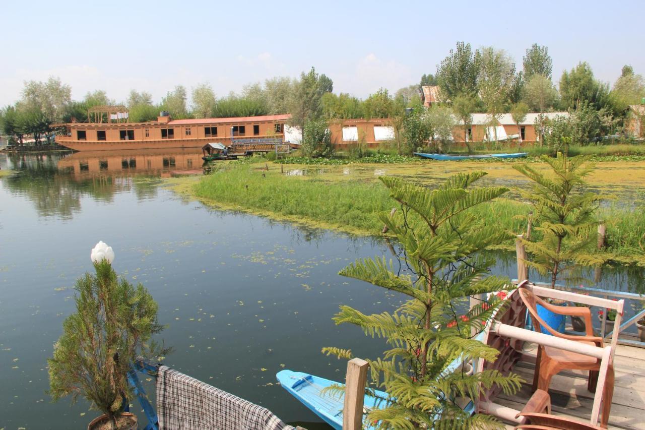 Botel Umbrella Group Of House Boat Srinagar (Jammu and Kashmir)
