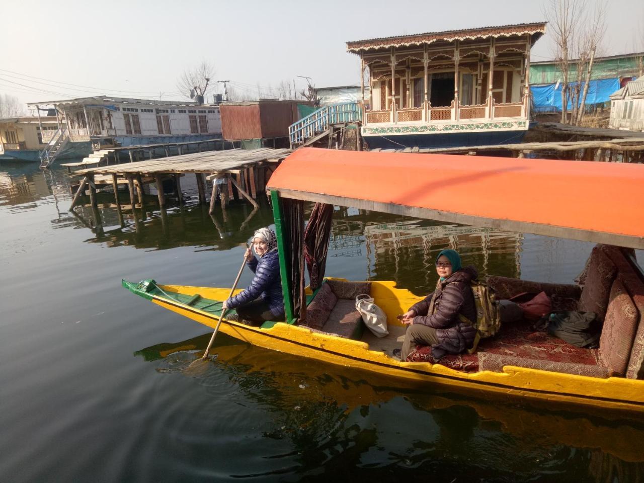 Young Shahzada Group Of Houseboats 3* Srinagar (Jammu and Kashmir)