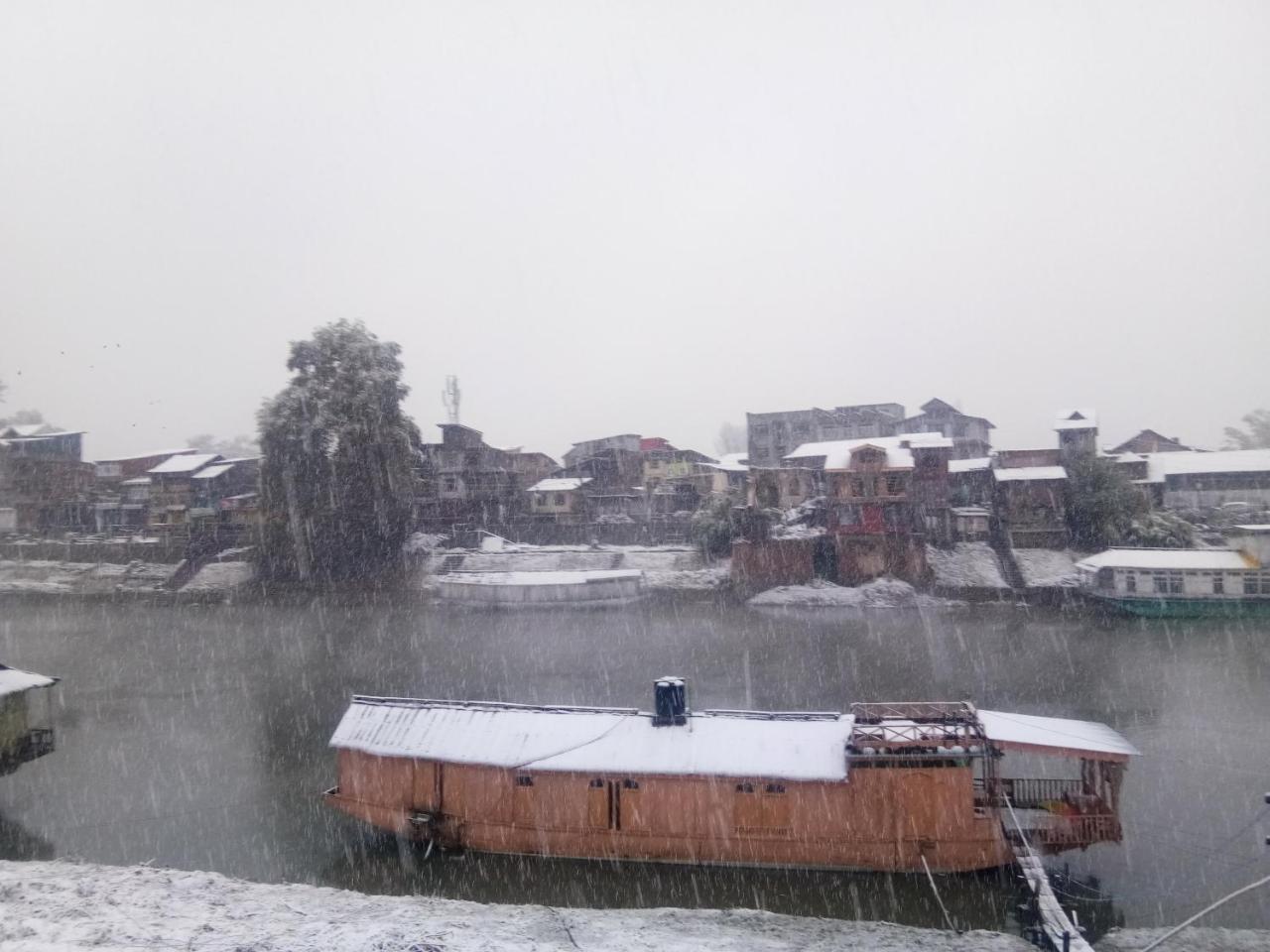 Matchless Houseboats Homestay *