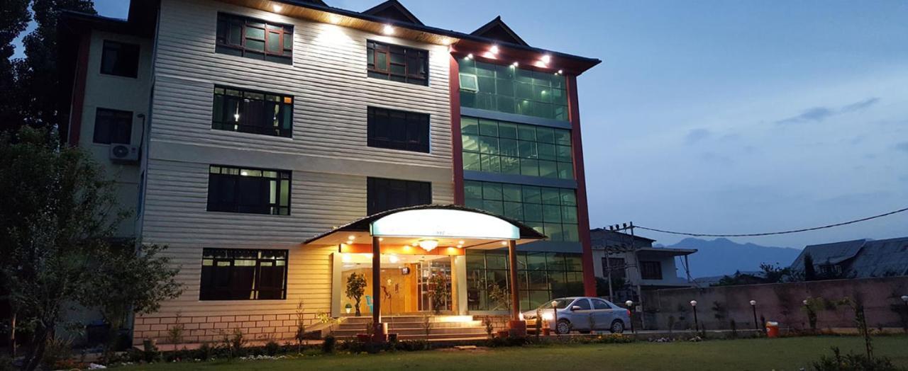 Hotel Triden Kashmir Srinagar (Jammu and Kashmir)