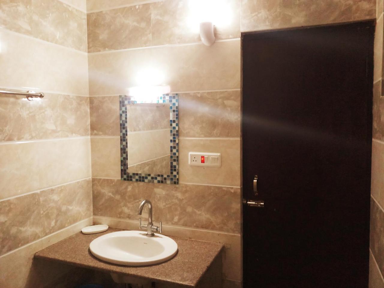 Triden Kashmir Hotel 3*