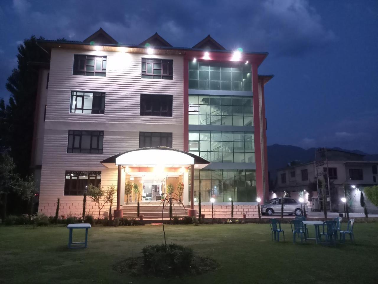 Triden Kashmir 3* Srinagar (Jammu and Kashmir)