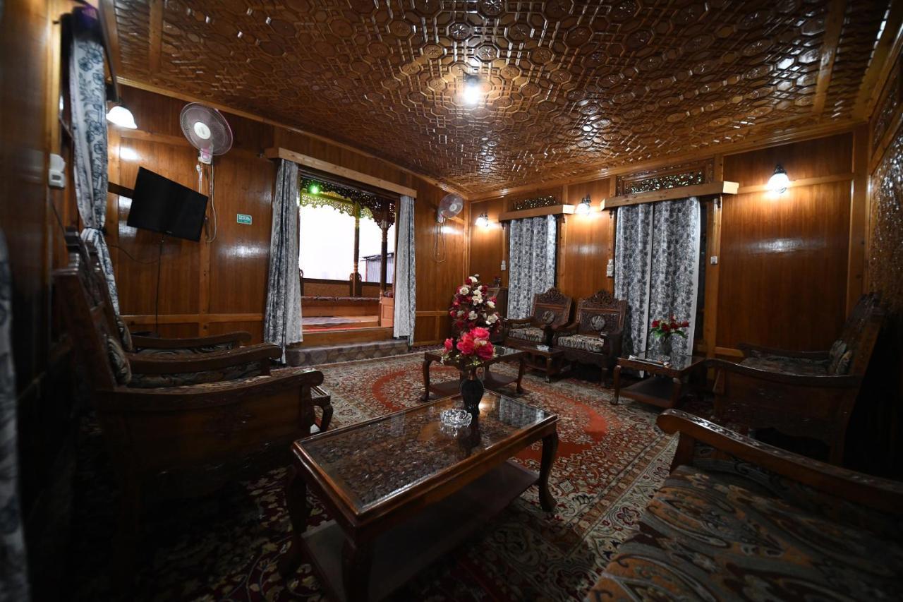 Botel Goona Palace Houseboats Srinagar (Jammu and Kashmir)