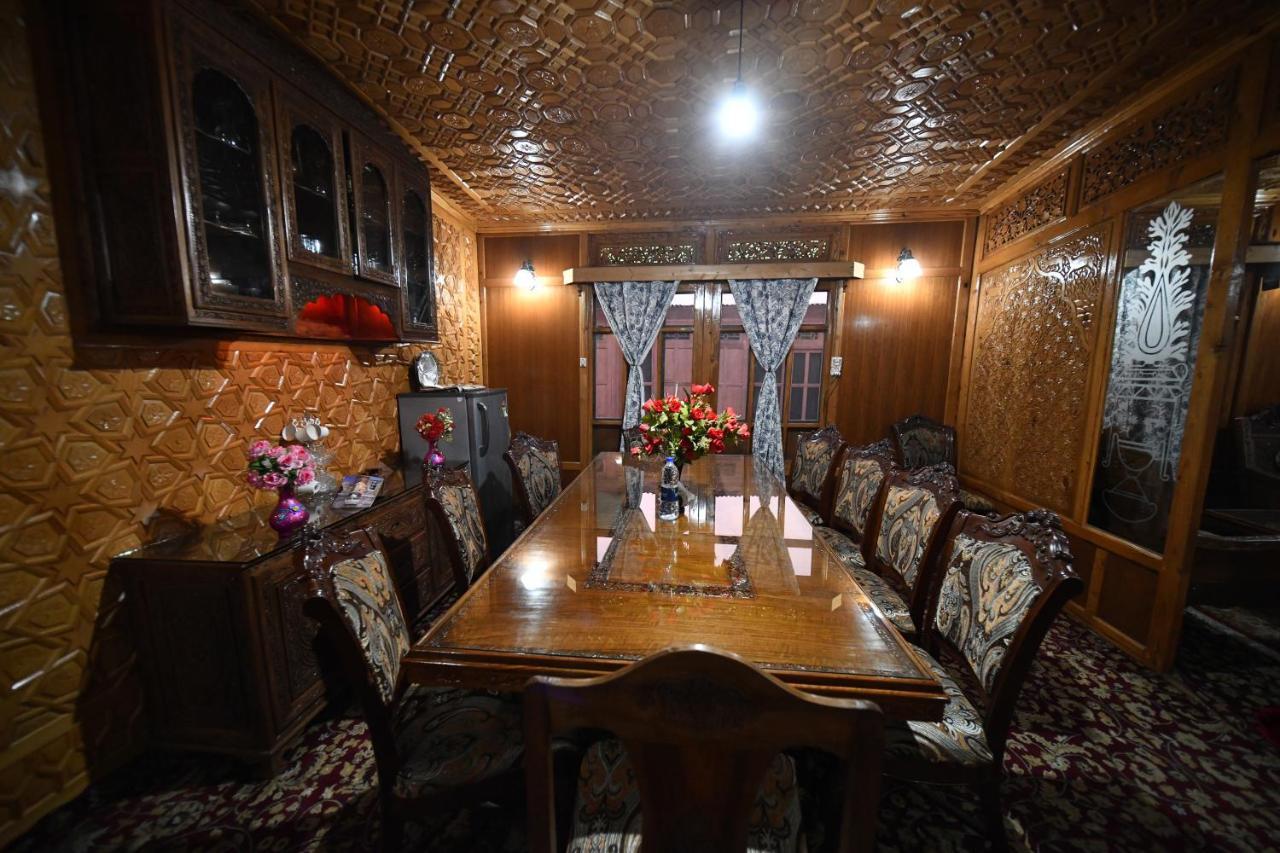 Goona Palace Houseboats Srinagar (Jammu and Kashmir)