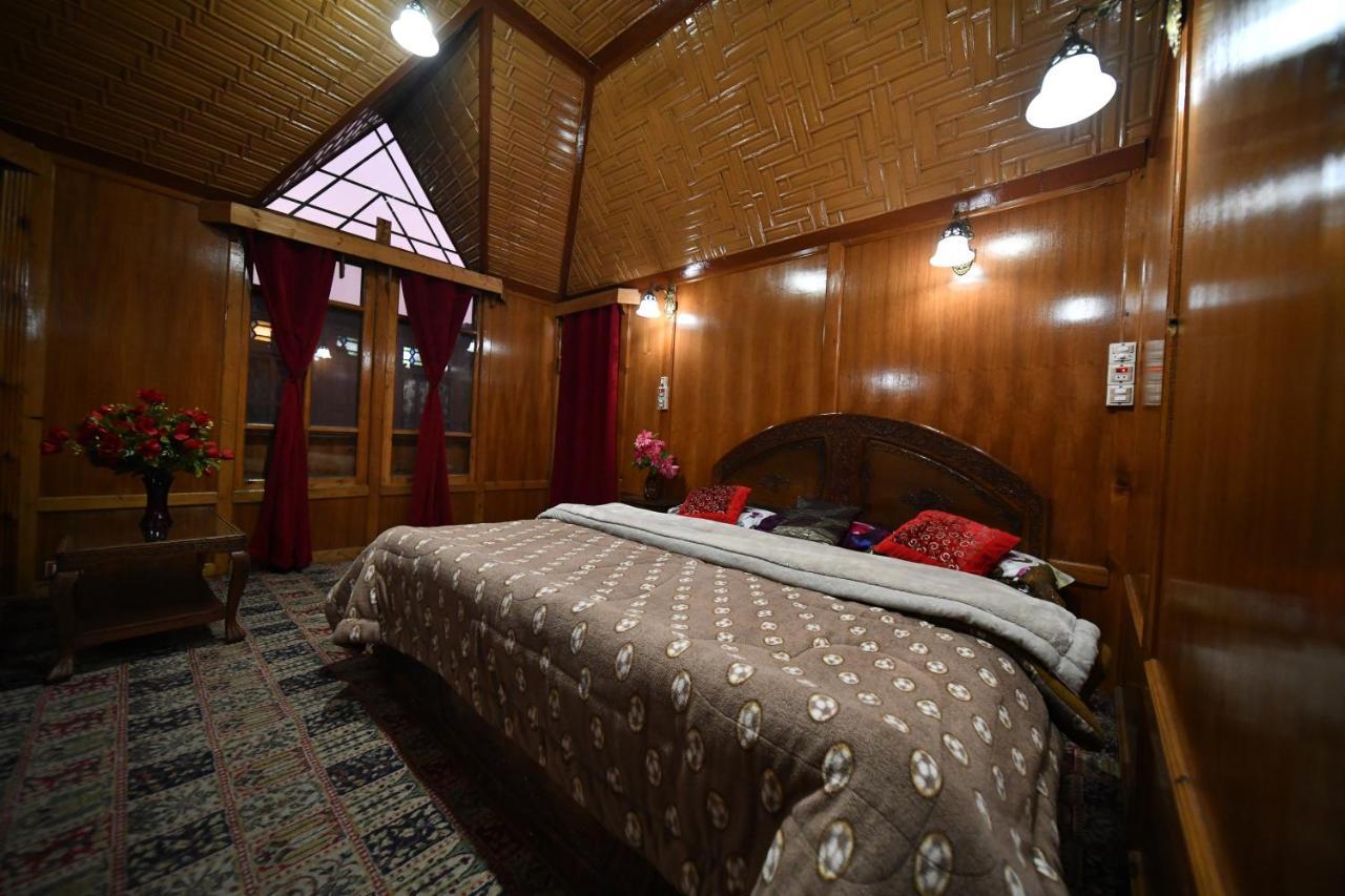 Goona Palace Houseboats Srinagar (Jammu and Kashmir)