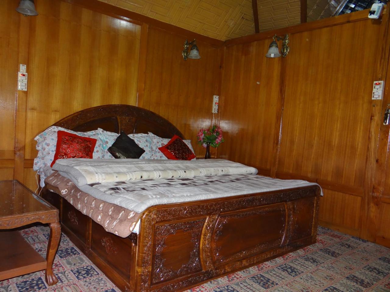 Goona Palace Houseboats 4*