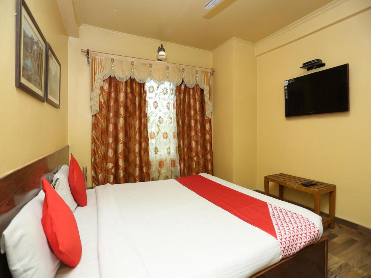 Oyo 4529 Star Of Kashmir Srinagar (Jammu and Kashmir)