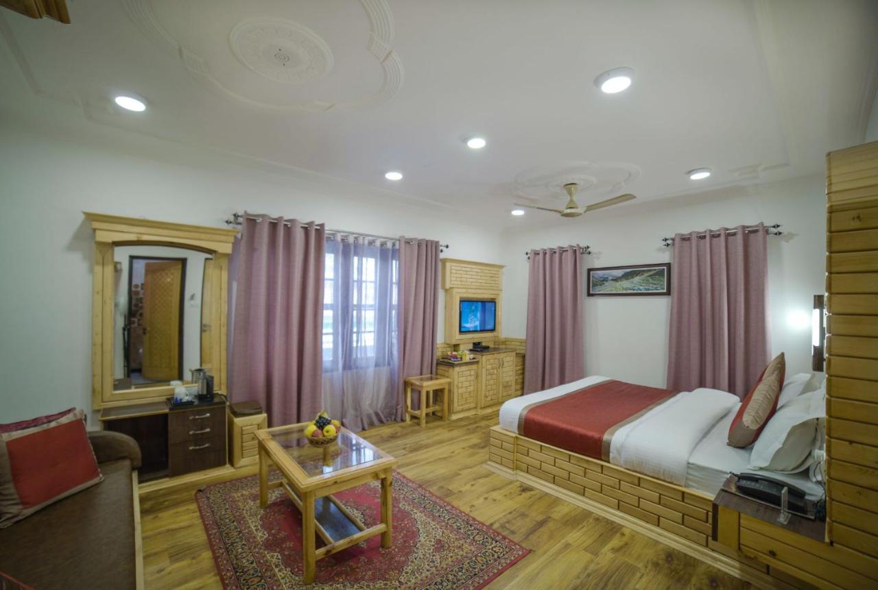 Royal Comfort Regency Hotel