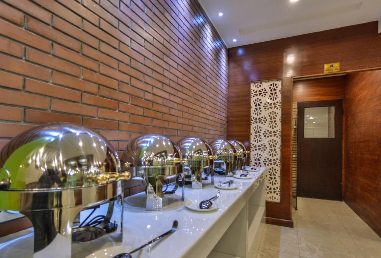 Hotel Six Seasons 4*