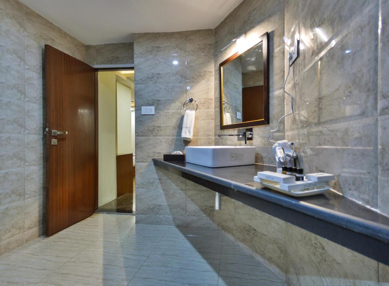 Hotel Six Seasons 4*