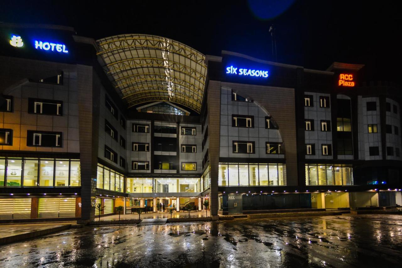 Six Seasons Hotel Srinagar (Jammu and Kashmir)