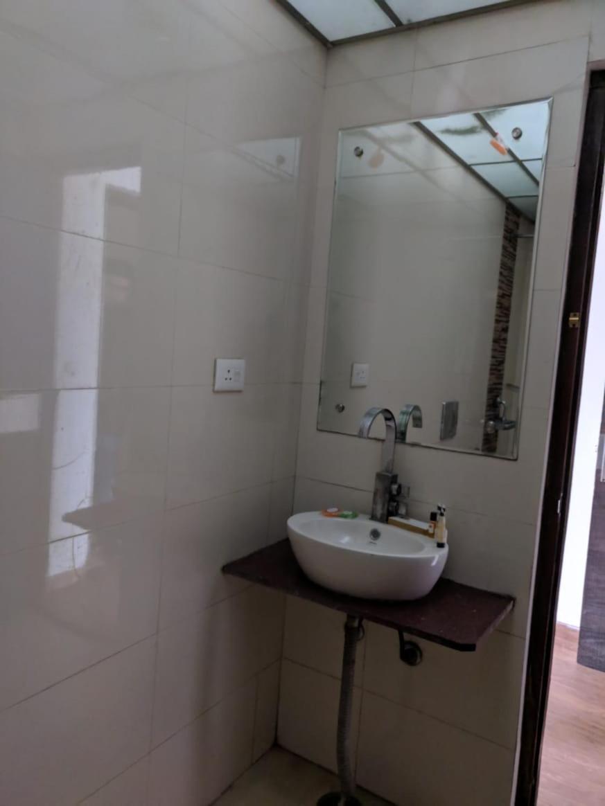 Hotel Six Seasons 4*