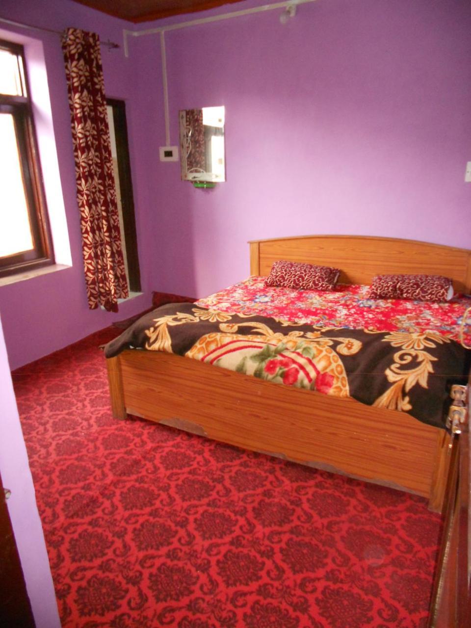 Alamdar Guest house
