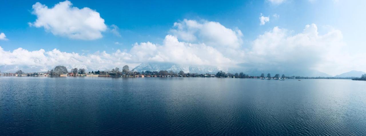 Botel Monarch Group Of Houseboats Srinagar (Jammu and Kashmir)
