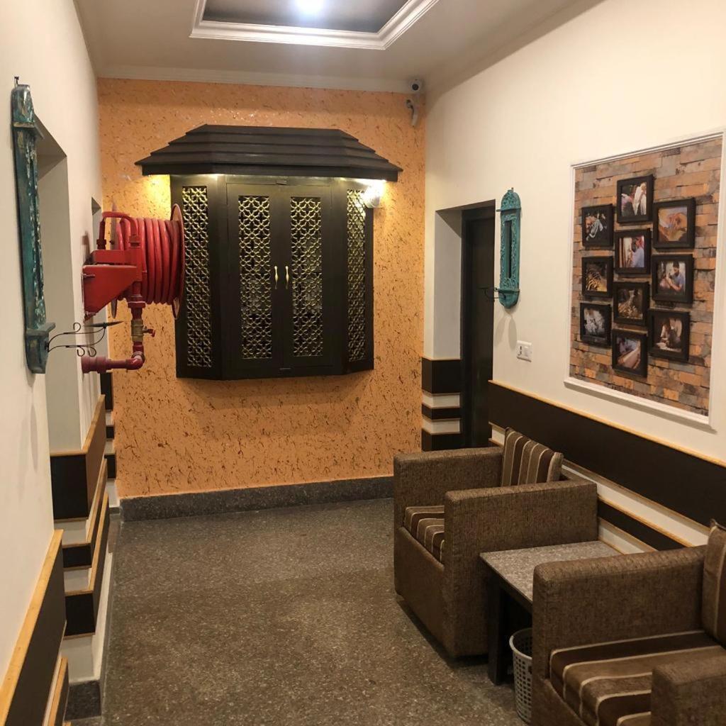Lee Heritage * Srinagar (Jammu and Kashmir)
