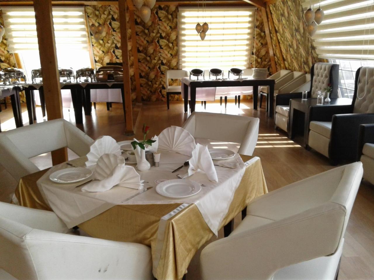 Hotel Rose Petal 4*