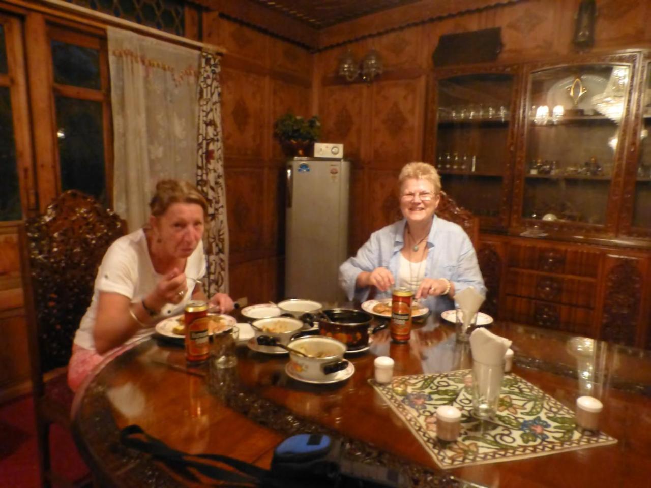 Heevan Houseboat