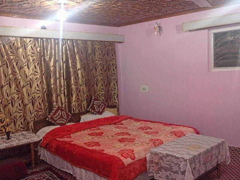 Guest house Gulab Srinagar (Jammu and Kashmir)