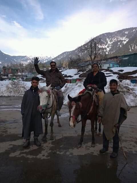 House Boat-pana Four In Kashmir