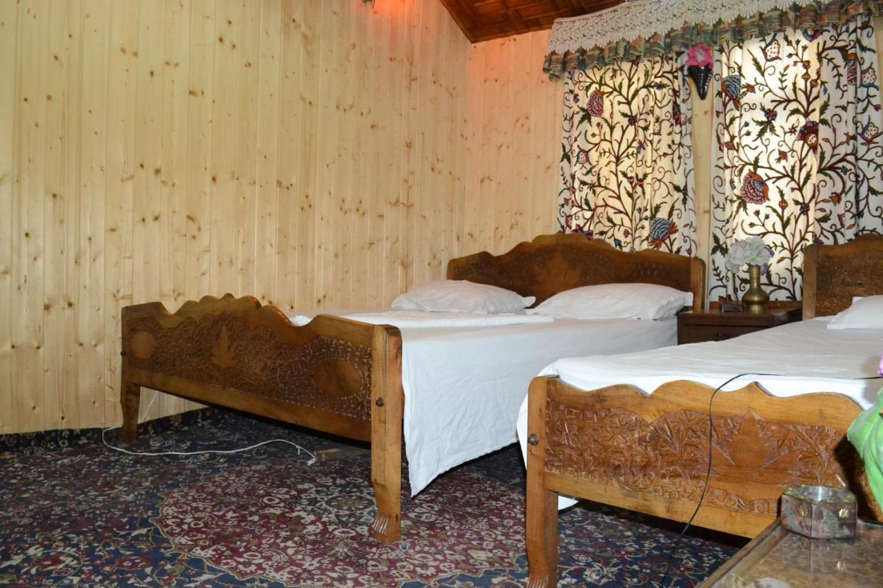 Houseboat New Suzan 4*
