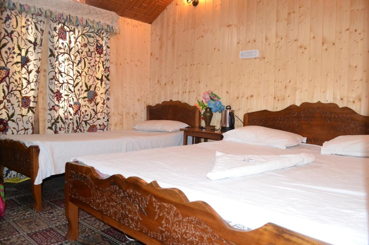 Houseboat New Suzan Botel 4*