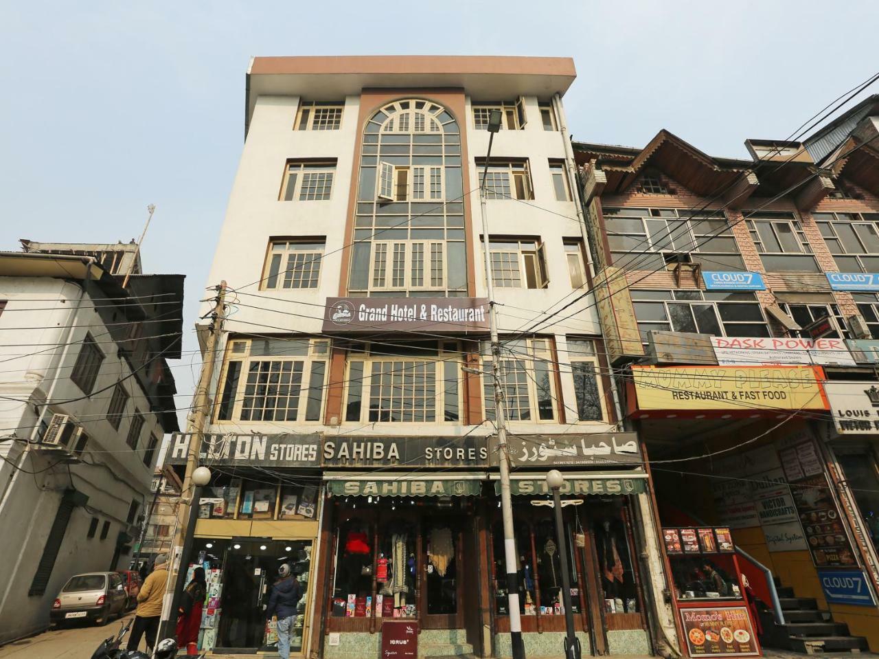 Hotel Oyo 24966 Grand & Restaurant 3*