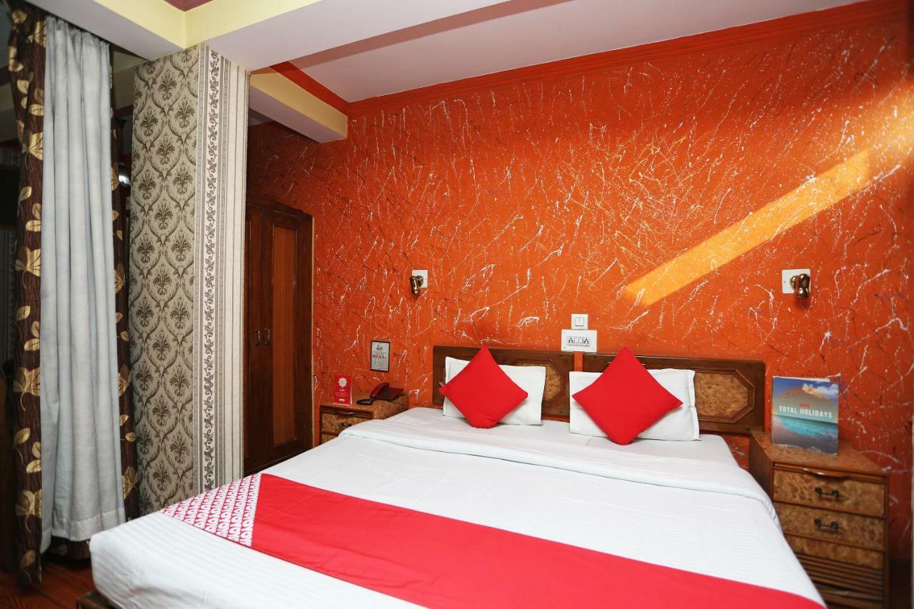 Oyo 24966 Grand & Restaurant Hotel Srinagar (Jammu and Kashmir)